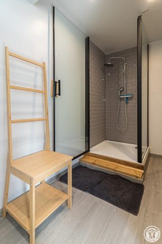 31G101710-fb8337b7a262459d894e552e38187378