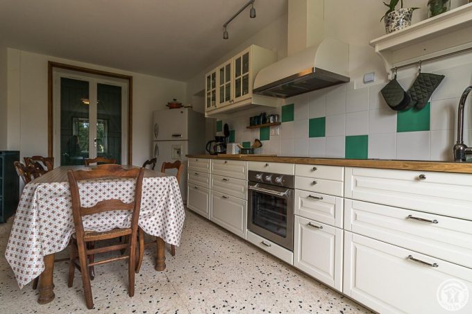 31G101712-3b904d246e574d84b67d4cf8bdec6240