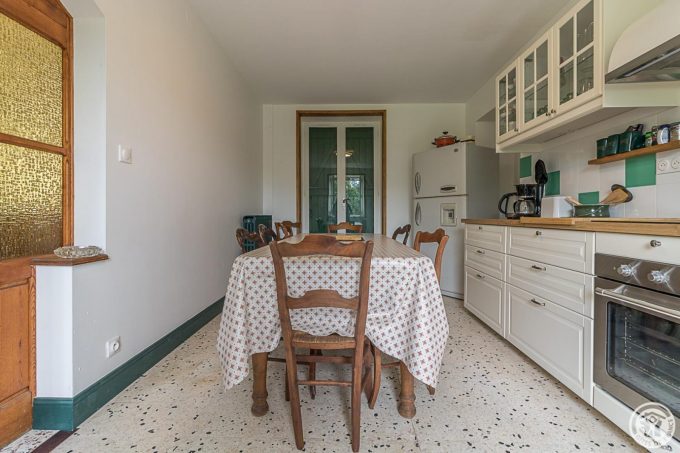 31G101712-91842f02b0334589a4d00e41203cbb00