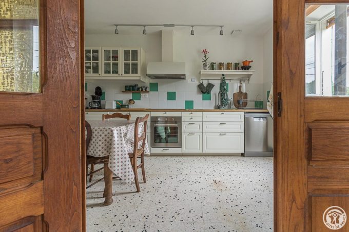 31G101712-c337b178a0974cbf905f4f9bfbe197f2