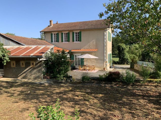 31G101712-da38ed79d972437ba8f0587a4edf7625