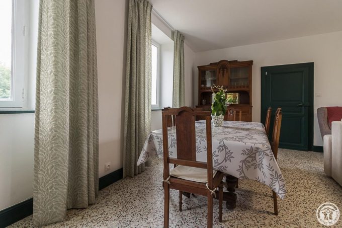 31G101712-da867233f0104047a7f5091b7845e0d6