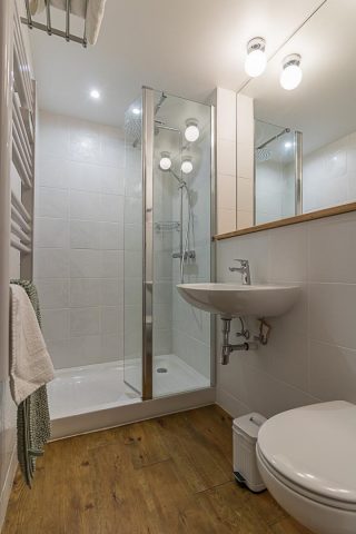 31G101713-339e0f86672545d980fde309ef2251b8