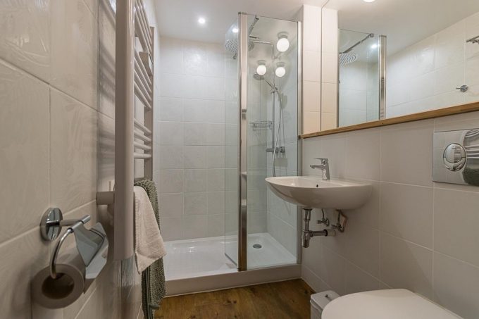 31G101713-8faf97b640fc41f9924dbdc9701fc198