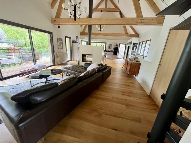 31G101714-446834b8c0e443db87f6f802d6bf879c