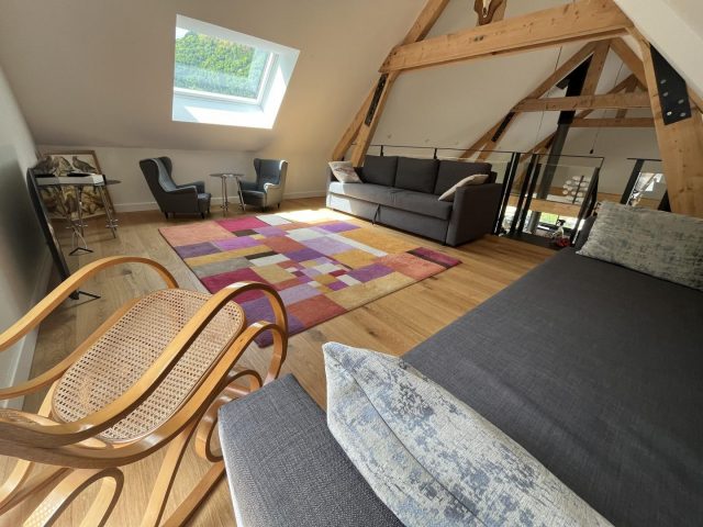 31G101714-4e60585c080c41988167617e3a9377b2