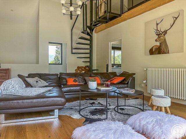 31G101714-8fb235ff15444f9da99256f67c0913a0