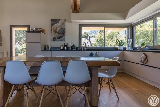 31G101714-98bfcb67ab244ec186b64a44edd8a58d