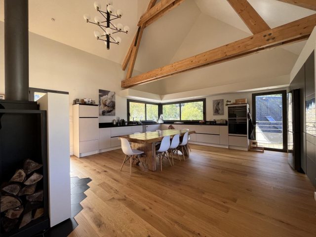 31G101714-b46e2075fe57469c8e4c62d385d1e5c5