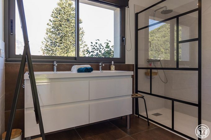 31G101714-b4f9a6d47a15473c8fc856989bbcd44f