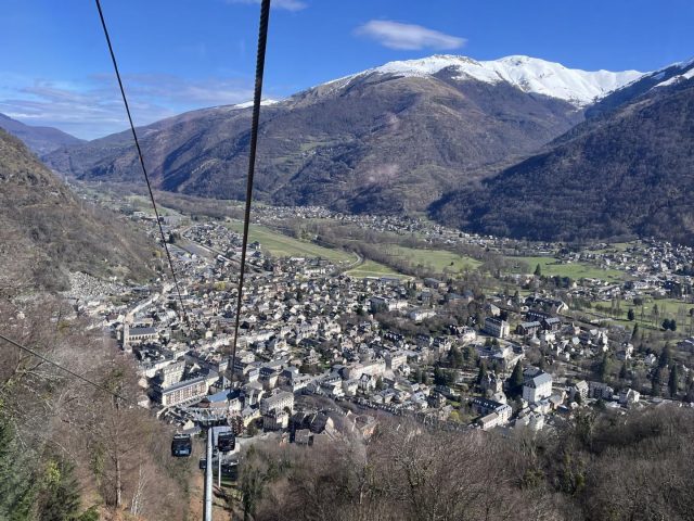 31G101714-b872a238f7e04a03ae56c0a494f06dc9