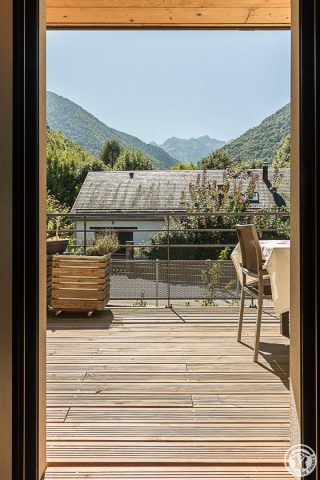 31G101714-bbf3c3c3fa324bf28f17444a5d267bd1