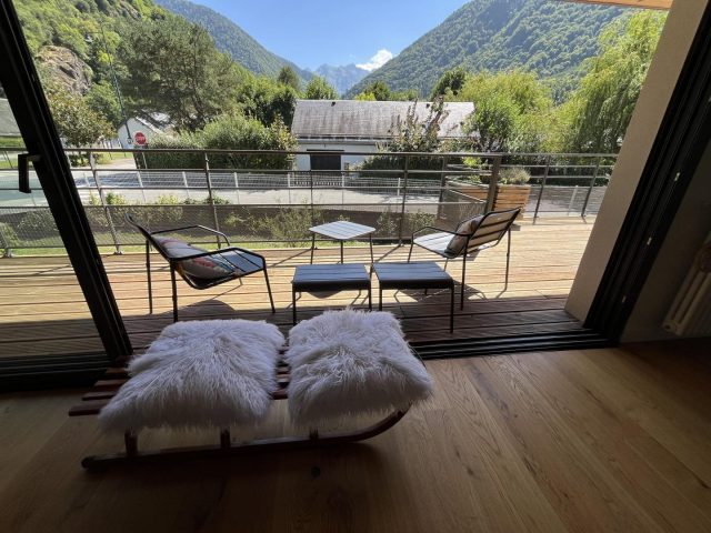 31G101714-f3de3b7cf87a4940a00b02e66c168e7b