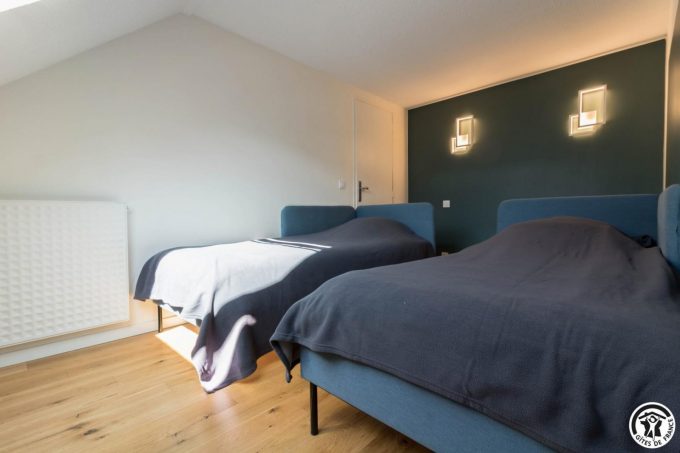 31G101715-8b54d3dc948a40c583bc27e6c05afe1a