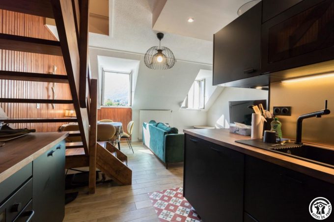 31G101715-c25dd2f4943b4e8988fc4028da85bae3