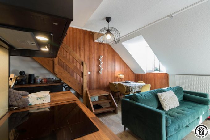 31G101715-d80e94d69c344396b3b9f4a5cf338bc8