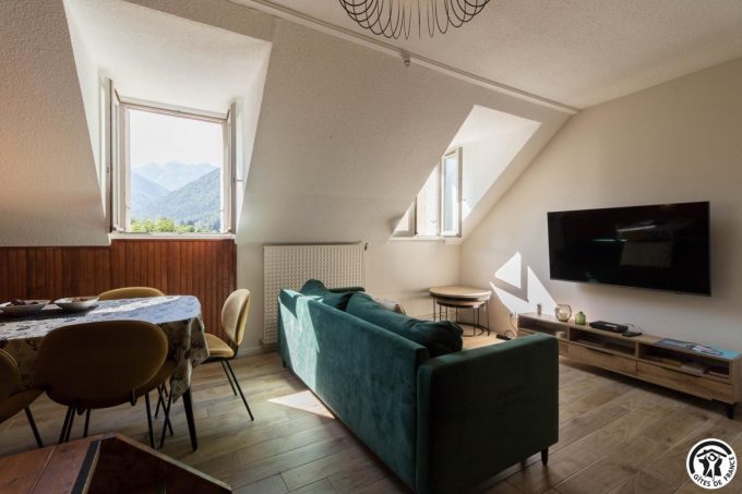 31G101715-de93a084dcd74828850f23b33e8e7a4b