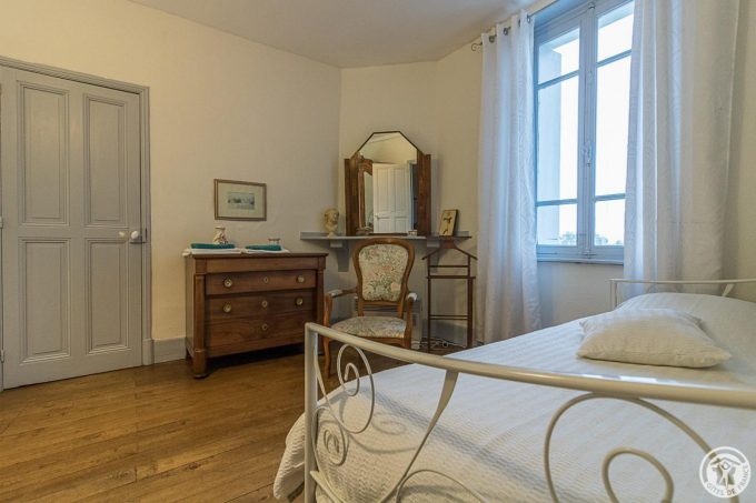 31G101724-13c308d80fd5466da843dbdb08fd1cad