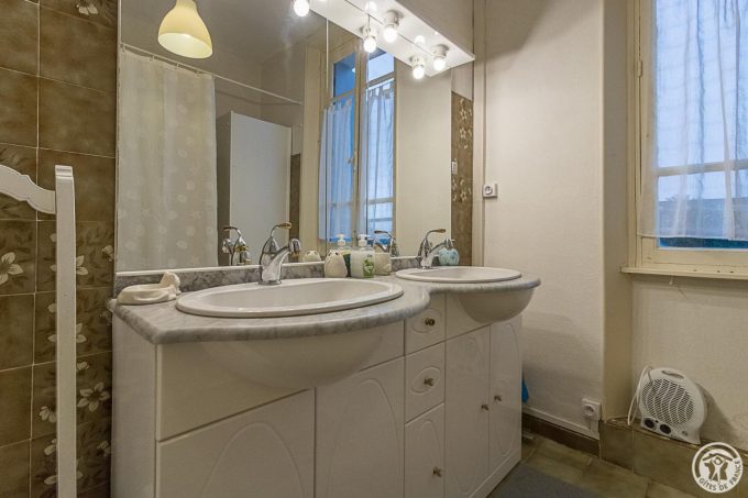 31G101724-28368f4c29b4405cb5034ce1e7b3be72