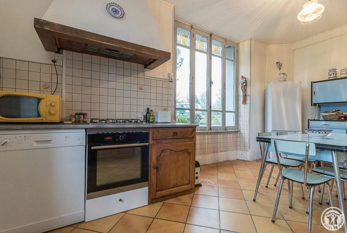 31G101724-390e1fbe25ab4b15adee18d7f41e444c