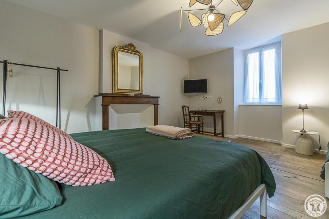 31G101725-12087b678a194f62a2ada23c55ec8f86