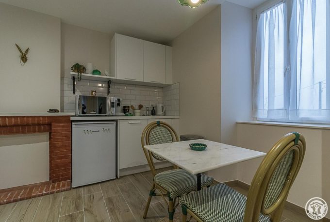 31G101725-412c8d36a9744786b8703b4b6c30f832