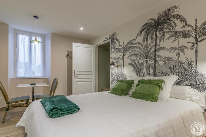 31G101725-48c36efe7d6845fbb8d7b1b78a1a93eb