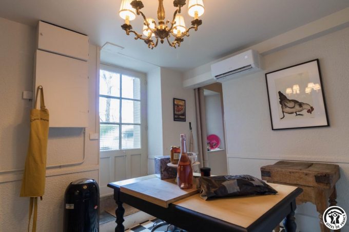 31G101735-7bee8b2a81924cd28f045436533fc445