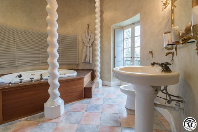 31G101735-9aaf527fc9d9482f91261b112bda5aed