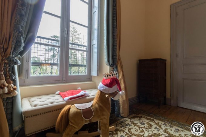 31G101735-c1fe94fc3ac64d8eb794eccdfbd718bd