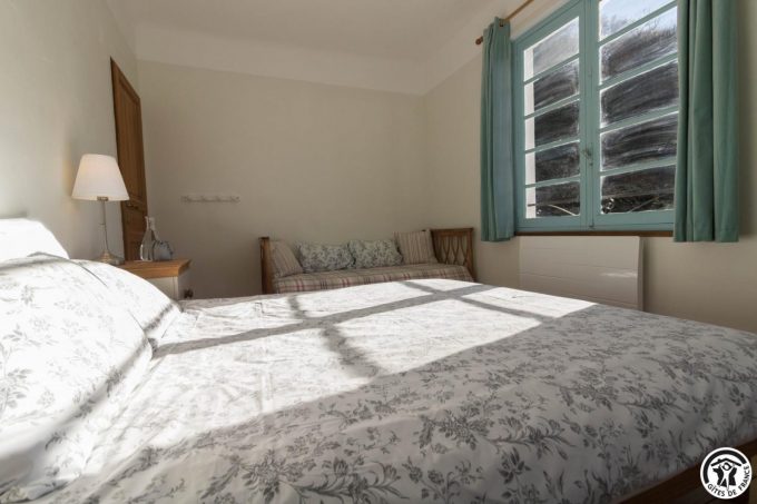 31G101740-7fb8d56117de45f6baff6676dc637763