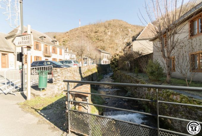 31G101740-f5ebb00130f14364ba5b349d8a77b7e5