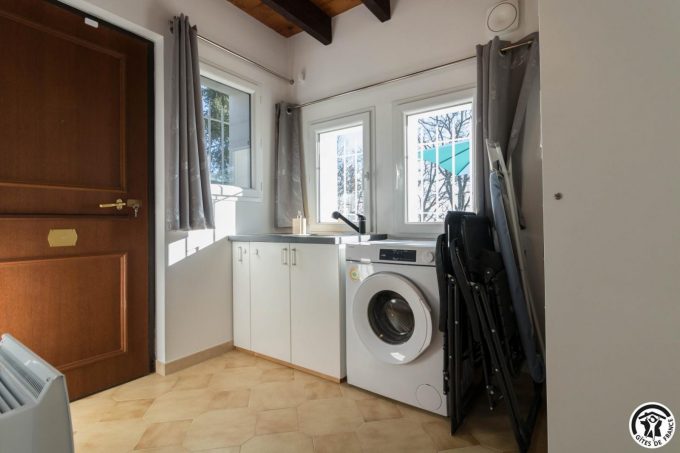 31G101741-099237eddb1e43118890711e8898bc7f