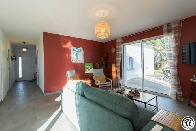 31G101741-42b4a0af7af64e6798736be816047194