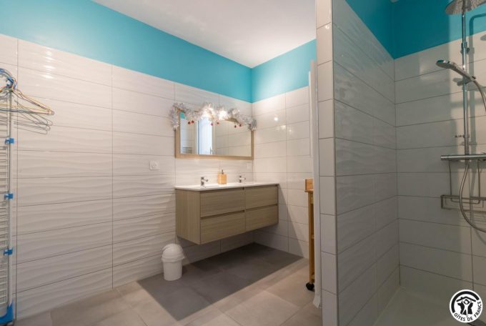 31G101741-5332e463850f41cb887e666bb7585706