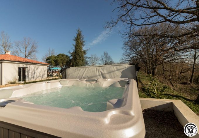 31G101741-bcf3b34e7c914b01bfcf7503129d17a4