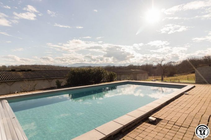 31G101745-3a94ab30f2c44f36922d39ef4af19923