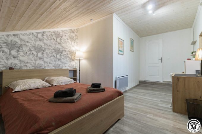 31G101745-49da1b6450db465db90d6915016a2e4c