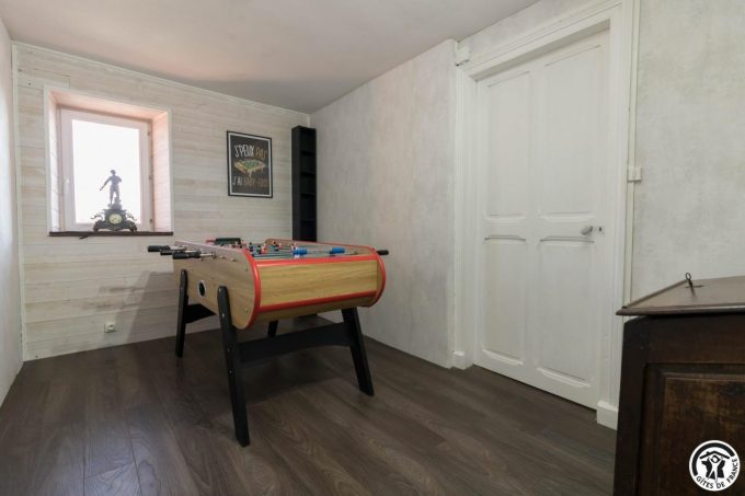 31G101745-4f4a20e232ad4f81b1f1081b6d6f7b2c