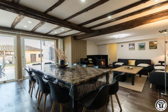 31G101745-d3c9dceff3264f2c9597a8e121b44913