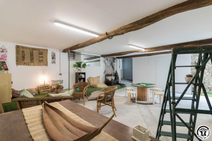 31G101753-5691219f330e4a84bd042fa813798b8f