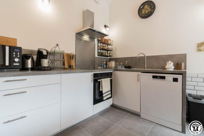 31G101753-c9dc543c82f84ad2a5648aae2be7d0d9