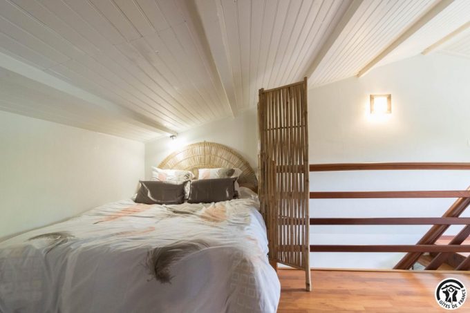 31G101755-216d107005a744bfb1592d417ab6c3df