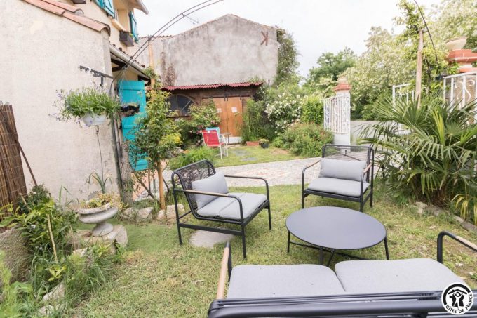 31G101755-3b8ba704f9a849c0962a5a46e16d9dae