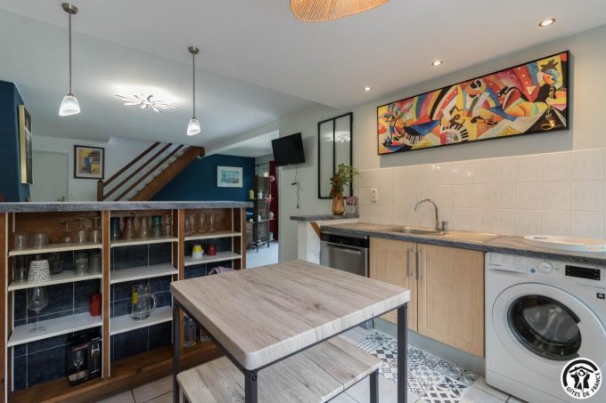 31G101755-4c36ab8b92f04ecf8415353a772fd7fe