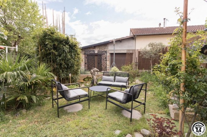 31G101755-794c60170fab44c3802c932d4248c8da