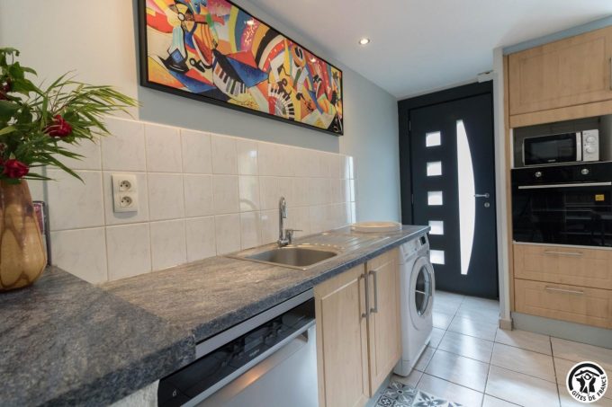 31G101755-858ada957d2a4c5891c47ed04d16f0b1