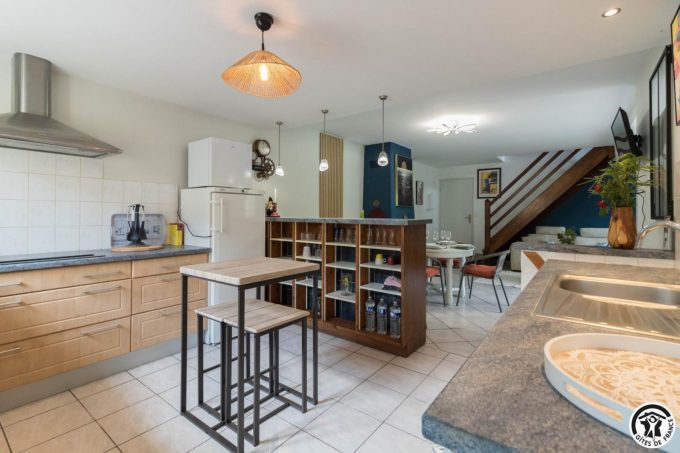 31G101755-e7fde0bb78bd498eb67d9ad8b943aa78