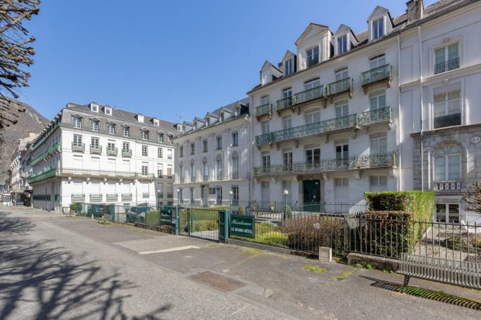 31G101756-812e3437f59e4943a29763a25cba2dc3