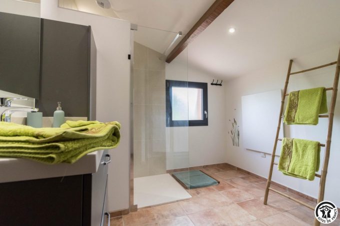 31G101757-22aeaa1b9b0840aaa73bbc67c21d296b